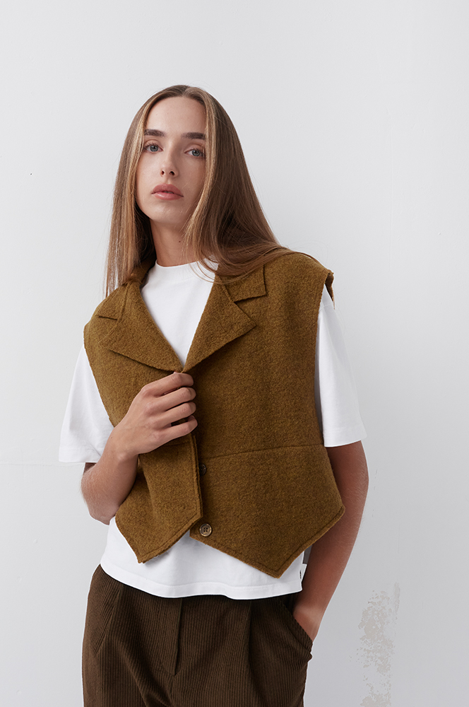 Камізелька вовна з кутками тютюновий (КА 97)